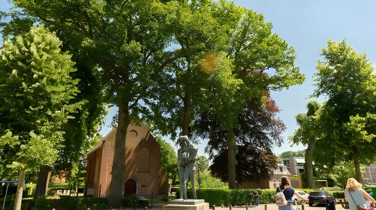 Vincent van Gogh House: Entry Ticket + Audio Guide Day Tours