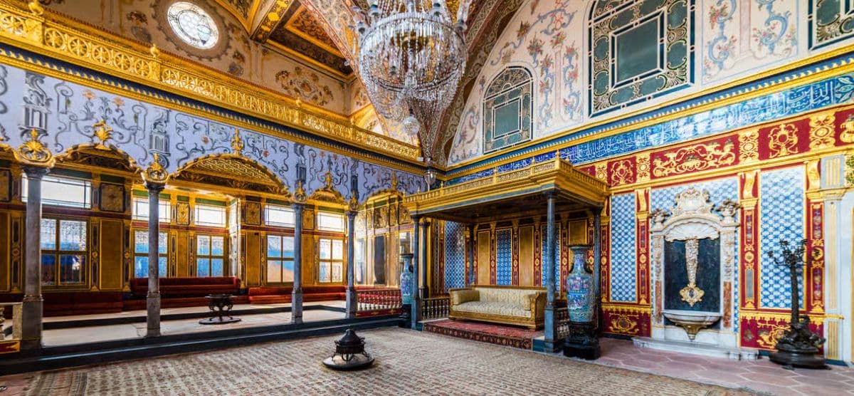 Topkapi Palace Fast-Track Skip-the-Line Access & Audio Guide