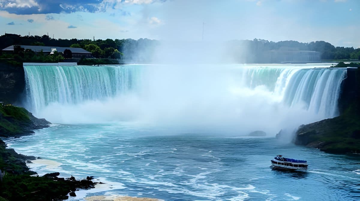 From Toronto: Niagara Falls Evening Tour With Boat Cruise Day Tours