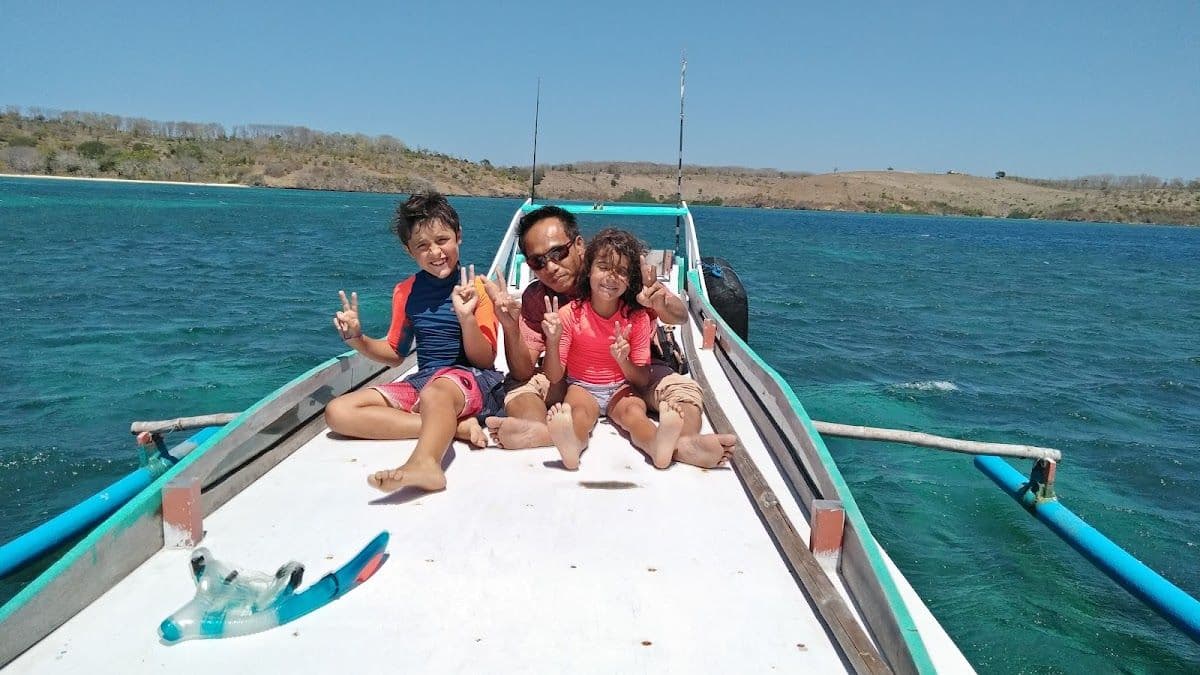 The Escape Island Tour Pink Beach and Snorkeling