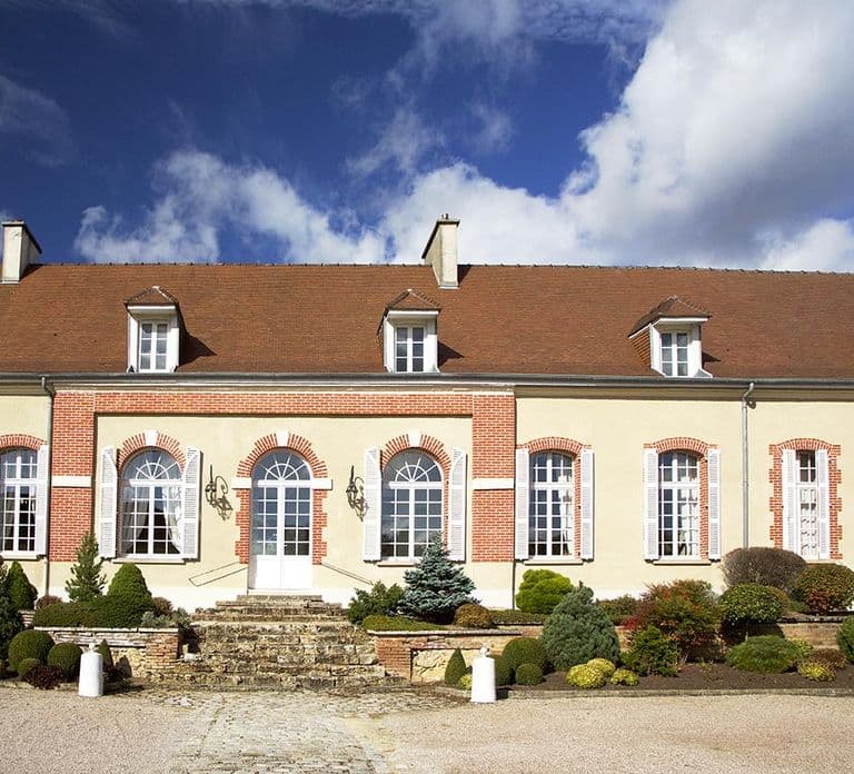 Epernay: Guided Tour of Champagne Cellar with Tastings