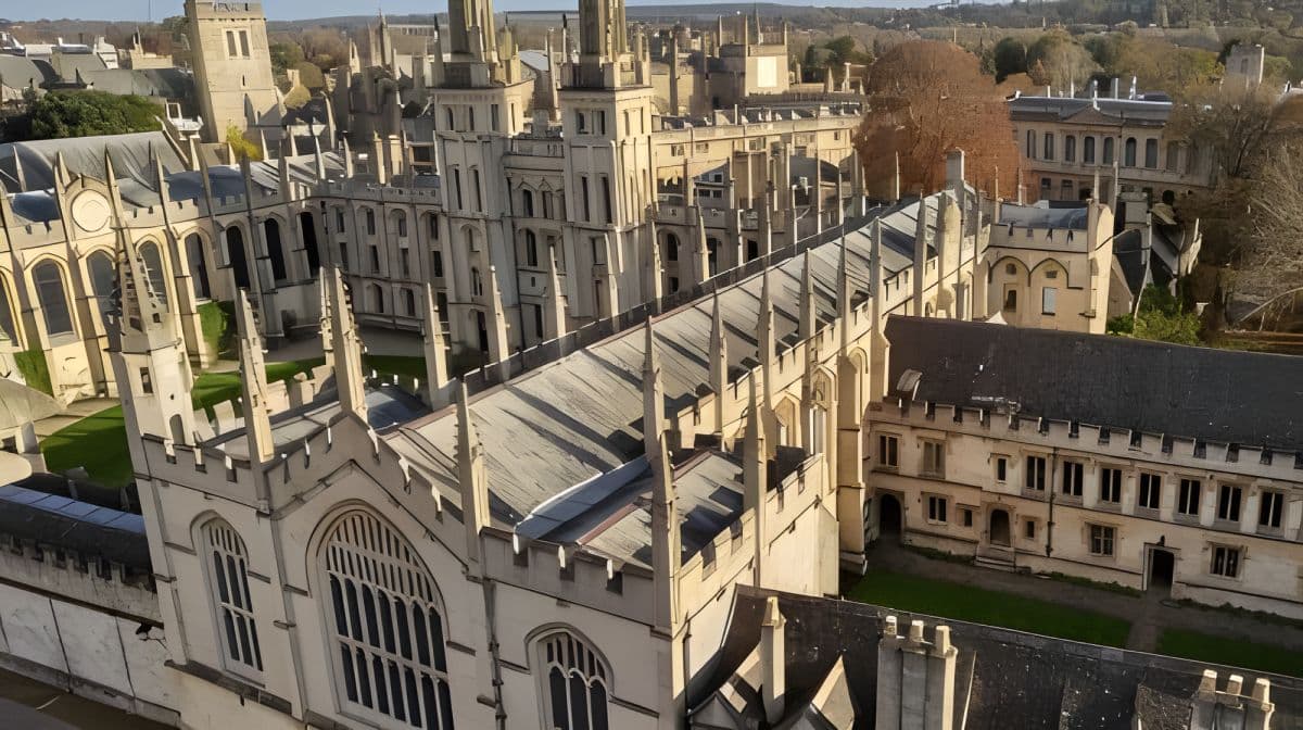 Fun, Flexible Treasure Hunt Around Oxford with Cryptic Clues & Hidden Gems Day Tours