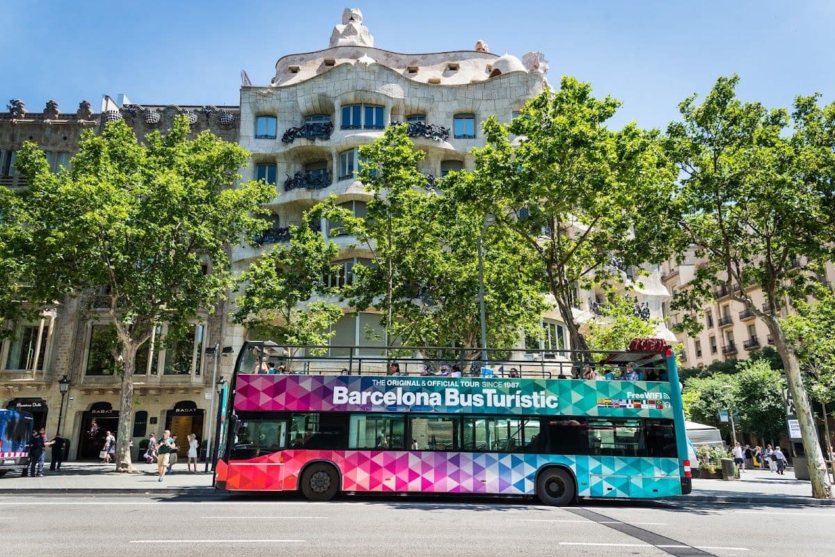 Barcelona Bus Turistic: 1 or 2 Day Hop-On-Hop-Off Tour