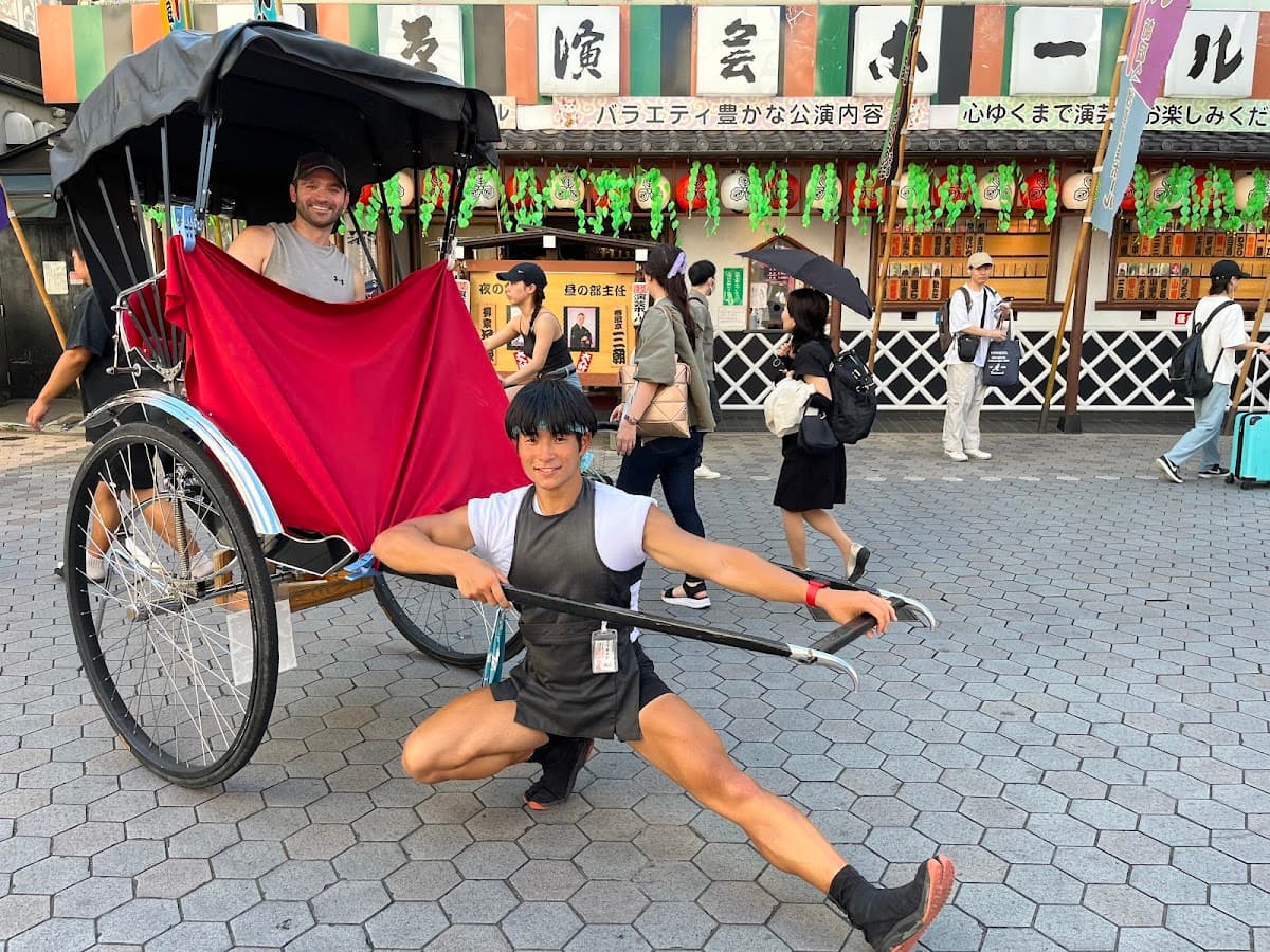 Tokyo: Asakusa Sightseeing Tour by Rickshaw Day Tours